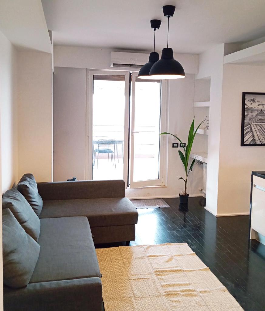 FrenzHouse - Terraced Apartment close to Rho Fiera and San Siro photo 2