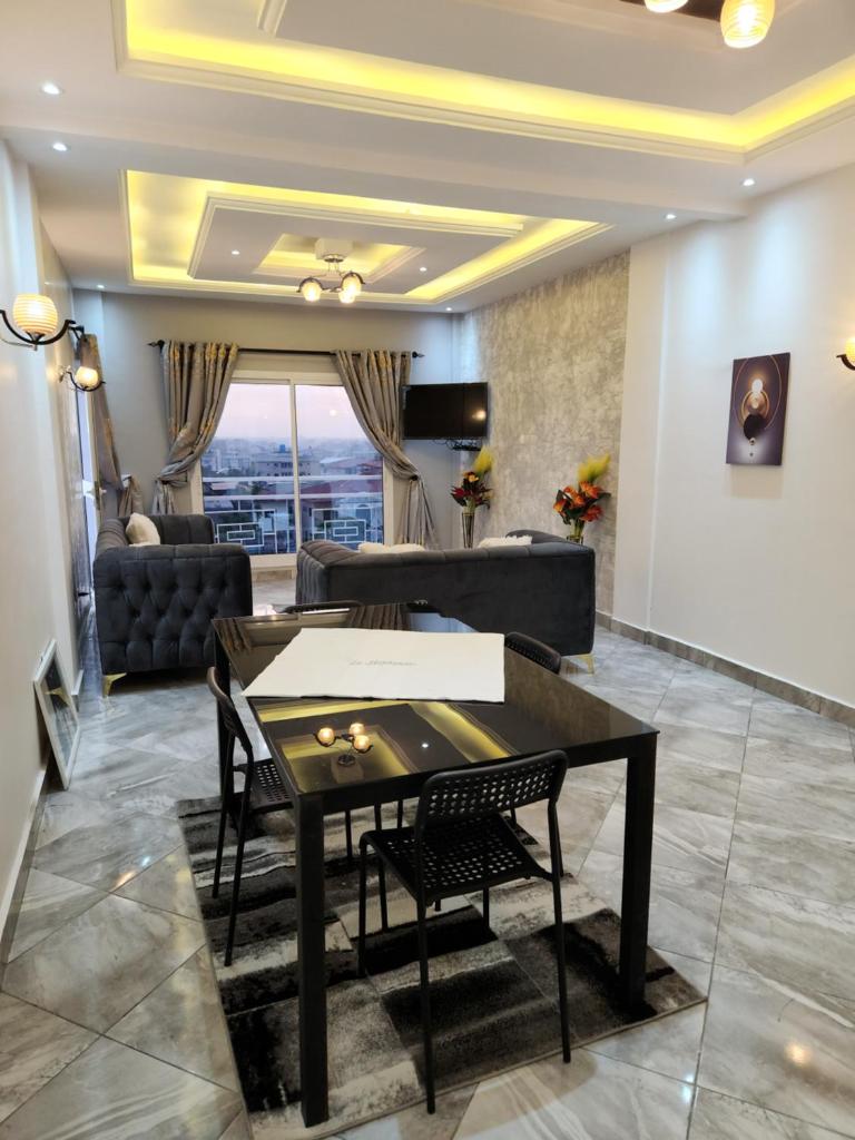 Magnifique Appartement Meublé Douala Kotto avec Groupe Electrogène, Calme et Securisé