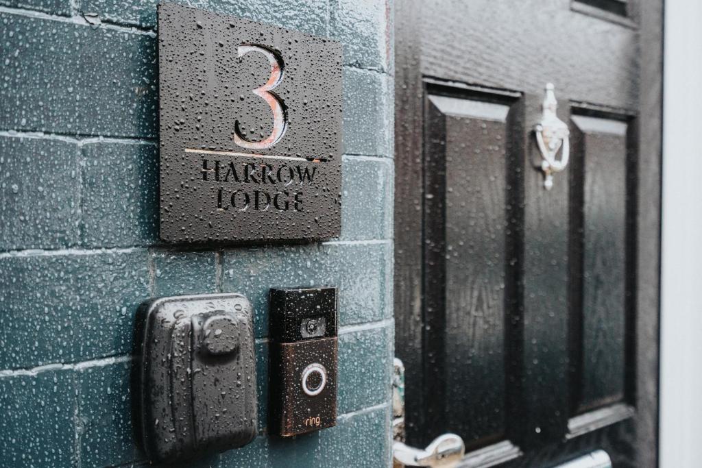 HARROW LODGE - Strictly NO Parties