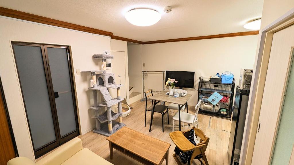 ＵＳＪまで3駅15分梅田USJ近く 弁天町駅まで徒歩8分650ｍスーパー1分無料駐車場有り! 一軒家貸切 - Tap to explore photos