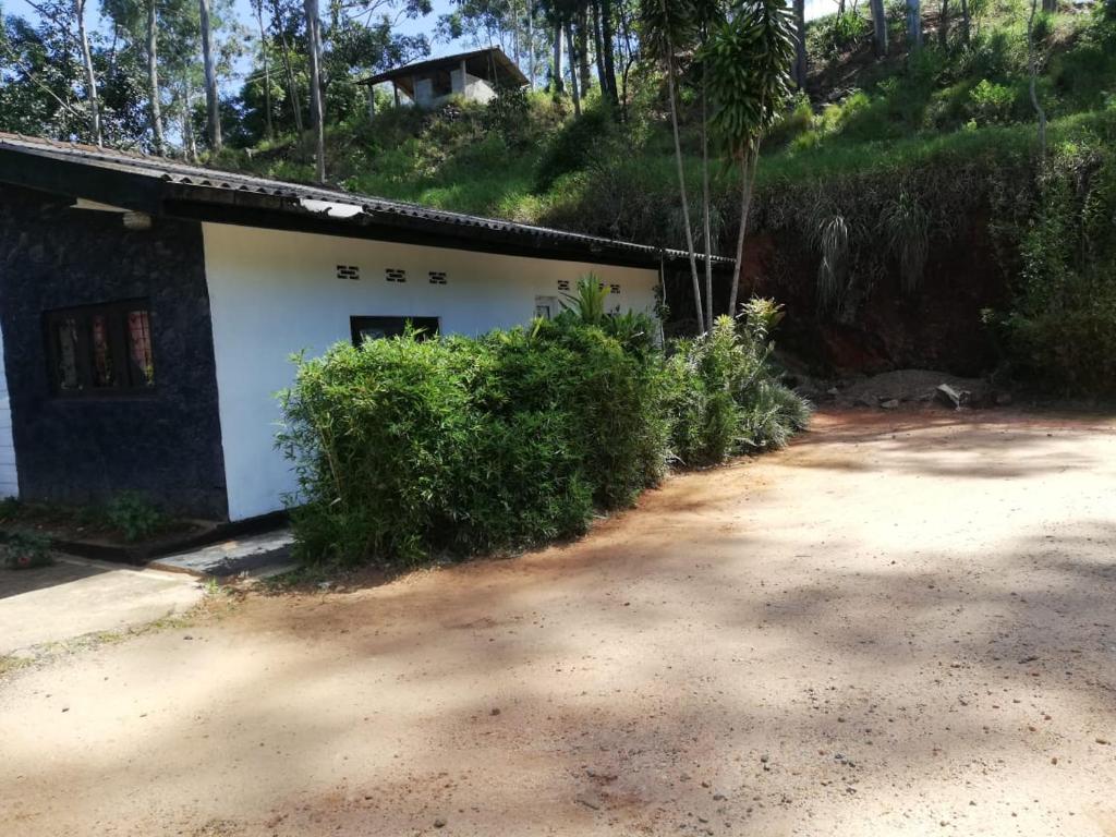 Hertz Bungalow Resort and Restaurant