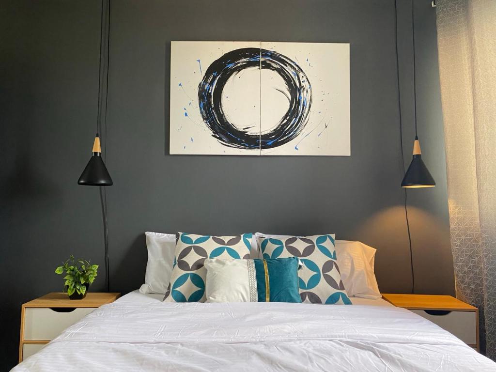 Sophisticated ONE Bedroom condo unit at The Hive Residence