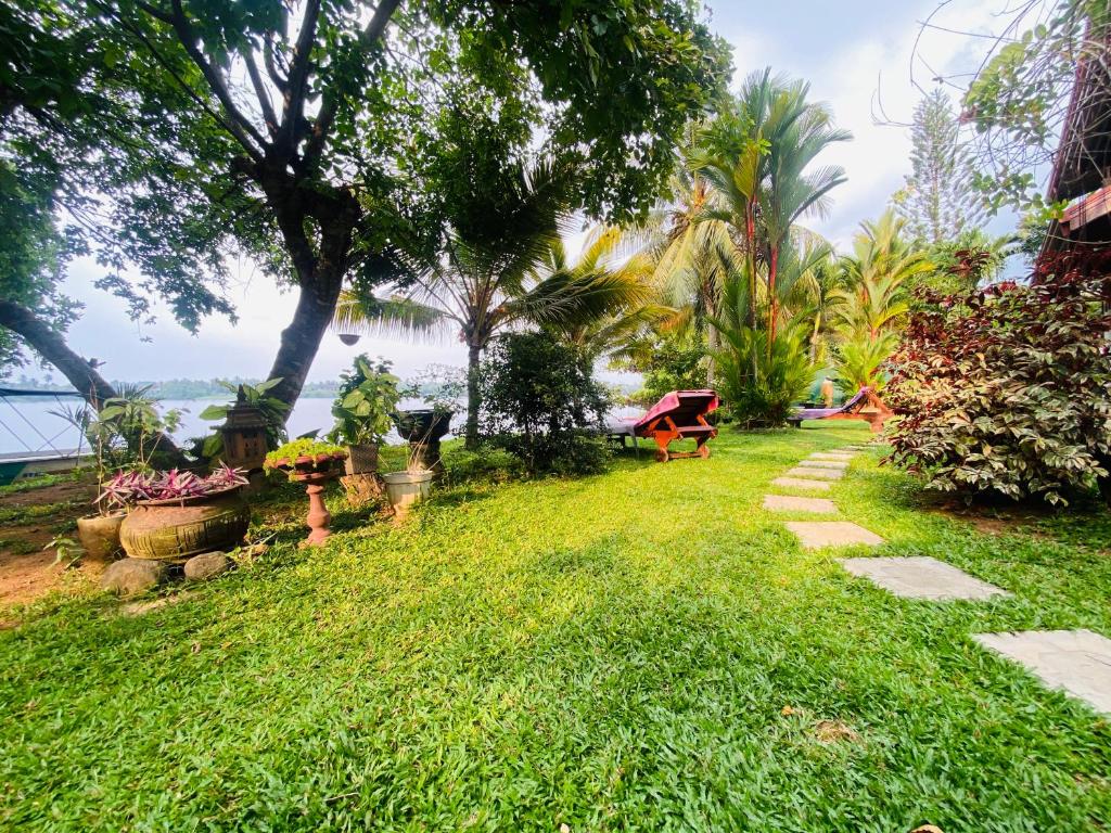 River Shadow Villa photo 2