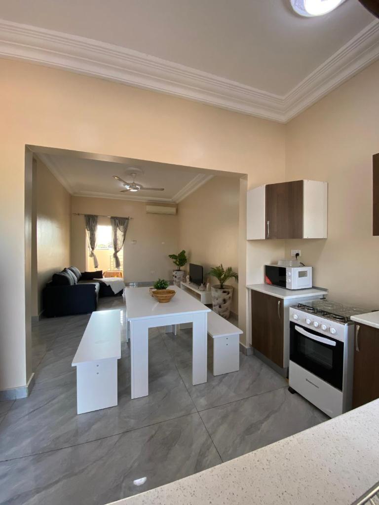 KMR Apartment - Kumba photo 1