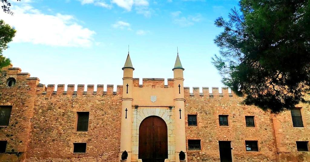 Masía de San Juan - Casas rurales con piscina en masía fortificada photo 1