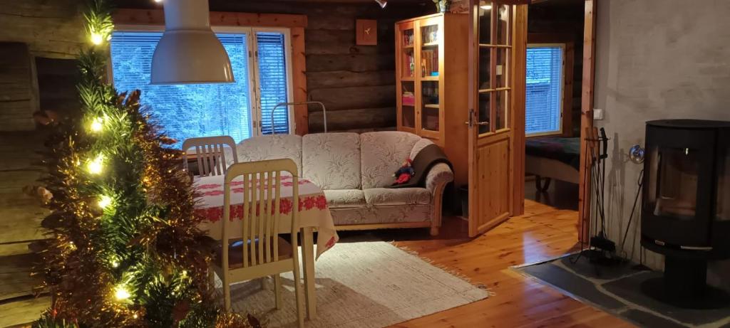 Big, athmosperic cottage! photo 2