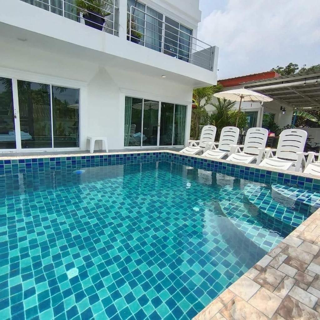 Nonnyse pool villa photo 1