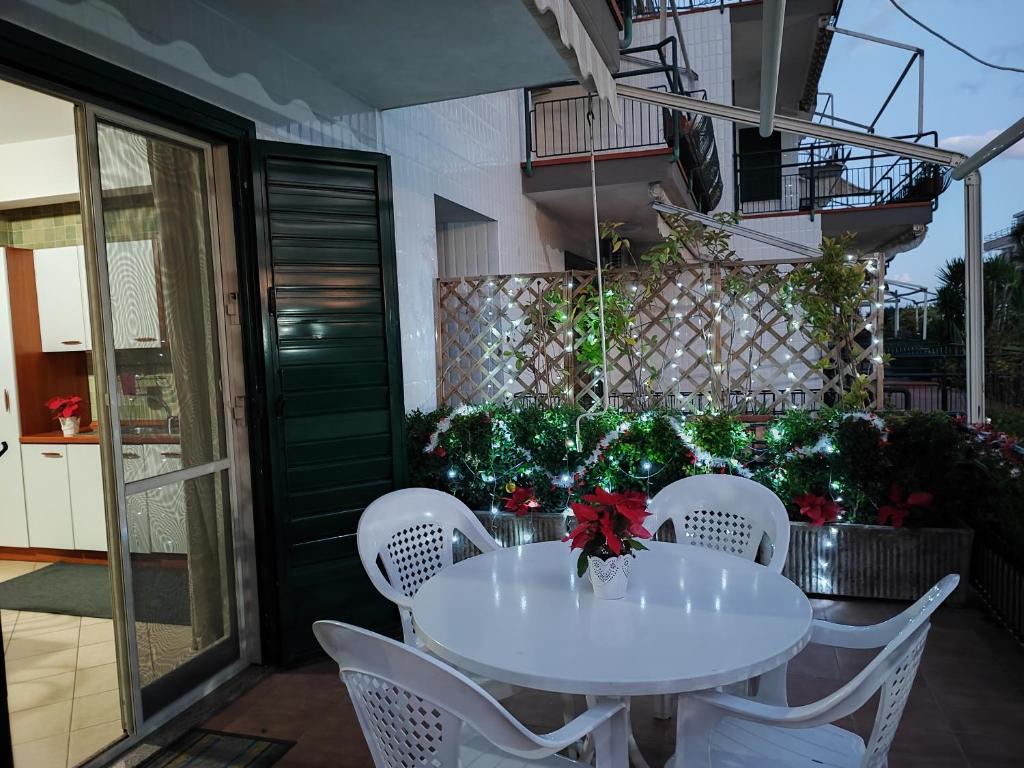 Sea Garden, fronte mare con piscina photo 4