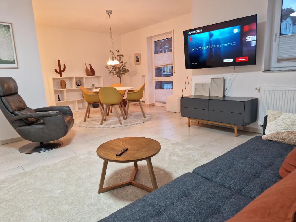 Cozy Apartment: Design Superior Suite Zentral - Küche - Balkon photo 1