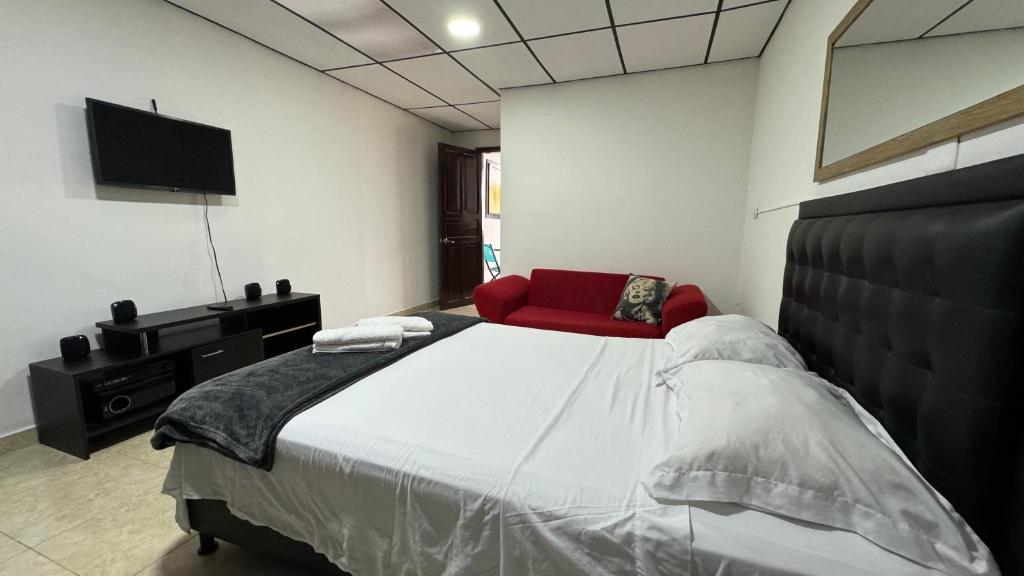 Acogedor apartaestudio ubicado en la zona rosa de Pereira photo 4