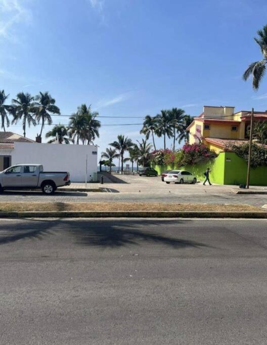 Dpto. a unos pasos de la playa en Las Brisas photo 4