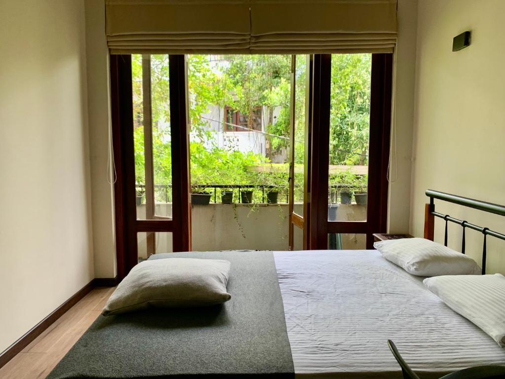 Cozy luxury room with balcony view ! photo 1