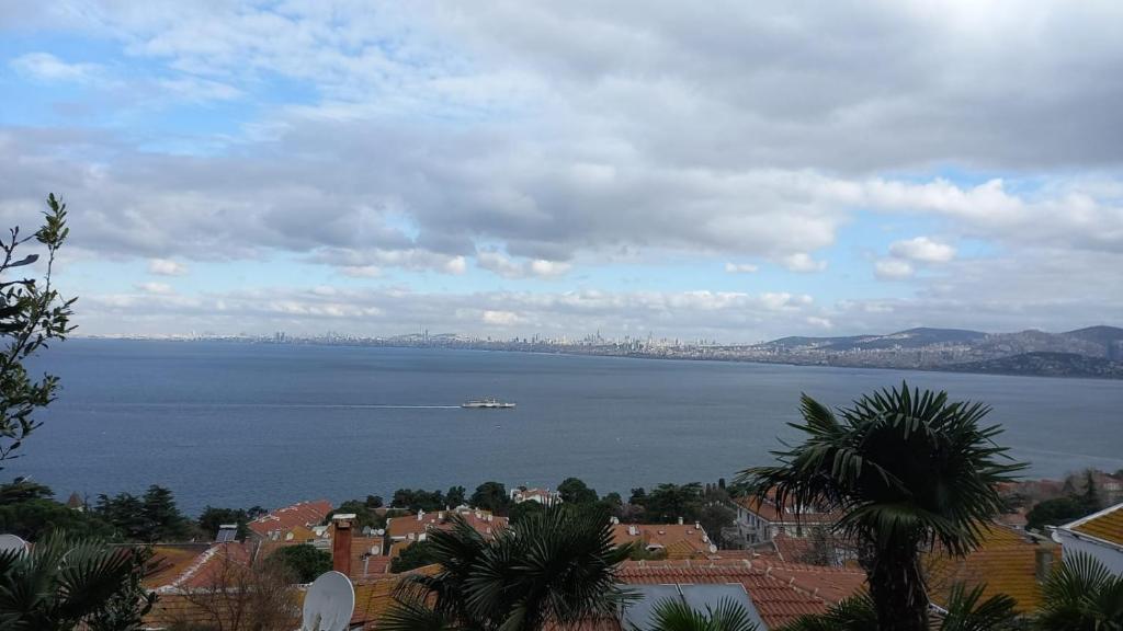Büyükada’da Deniz Manzaralı Köşk photo 1