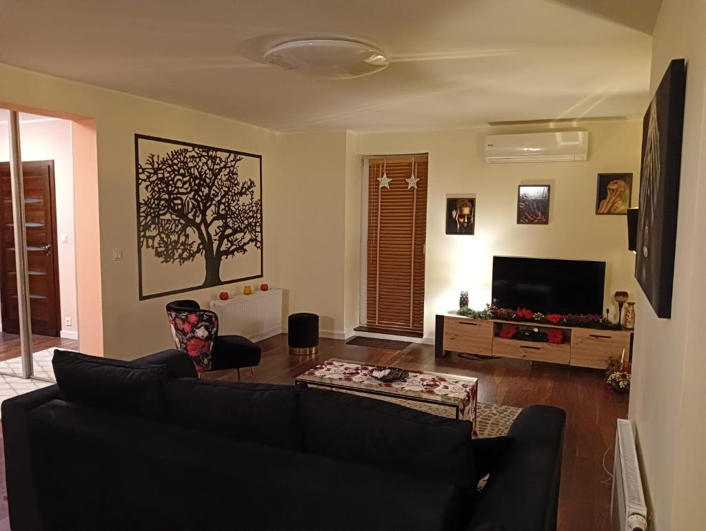 APARTAMENT 80m2 z 70m2 tarasem -W PEŁNI WYPOSAŻONY - WYJATKOWE CENTRUM MIASTA photo 1