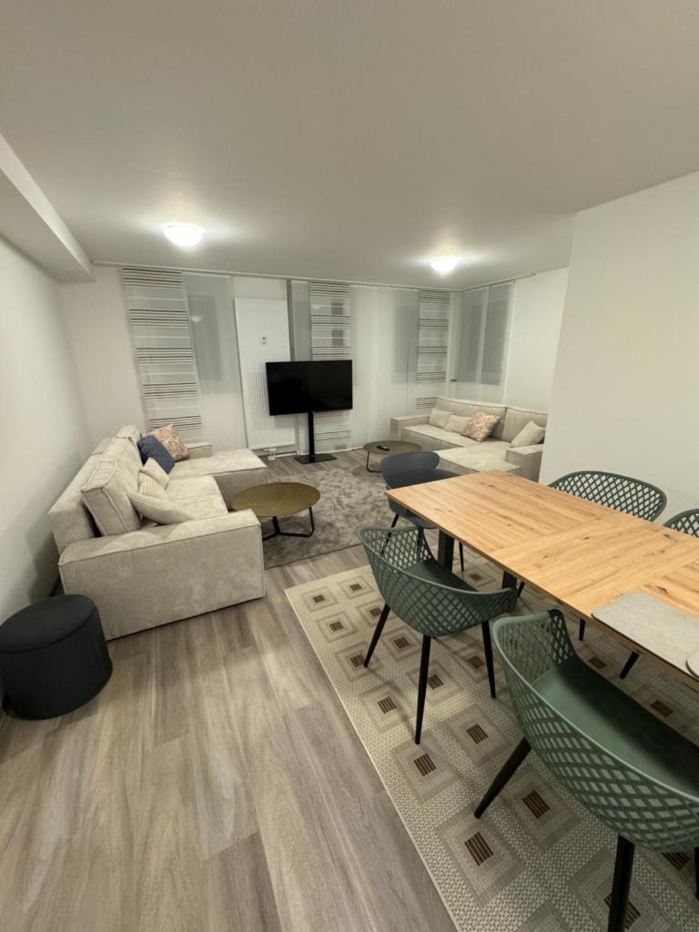 to be apartments Deluxe-Suites photo 1