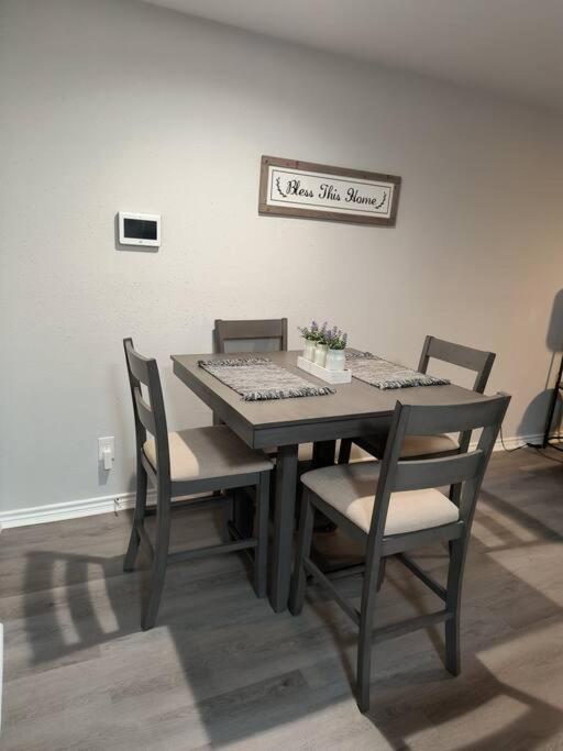 Cozy Condo in Walden with pool access photo 2