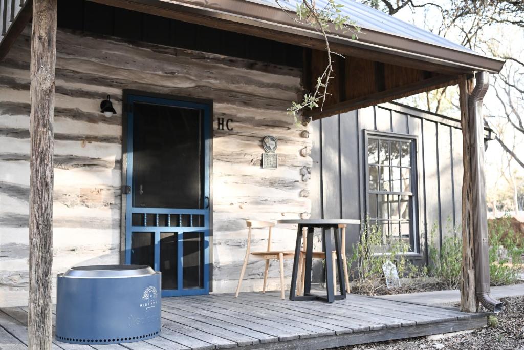 Camp Hideaway Gruene photo 2