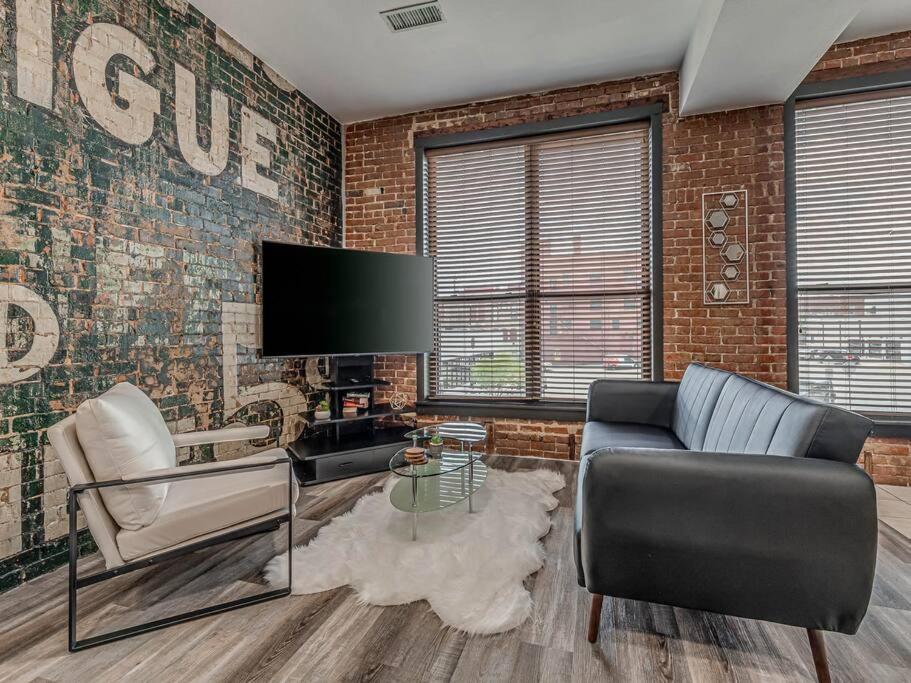 Deluxe Studio in Historic Downtown Building! photo 1