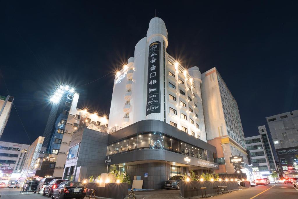 Workers Hotel Daejeon by Annk Wolpyeong photo 4