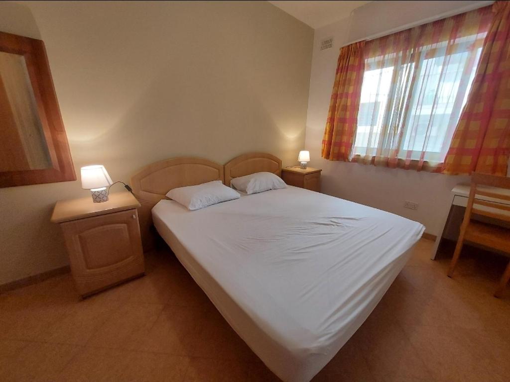 Private room in Shared apartment close to University of Malta & Mater Dei photo 1