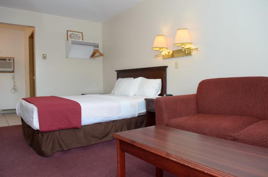 Kings Motor Inn - Tap to explore photos