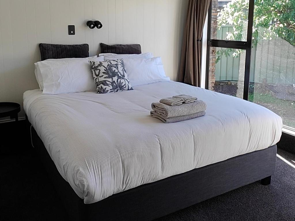 Holiday retreat in the heart of old Cromwell! photo 4