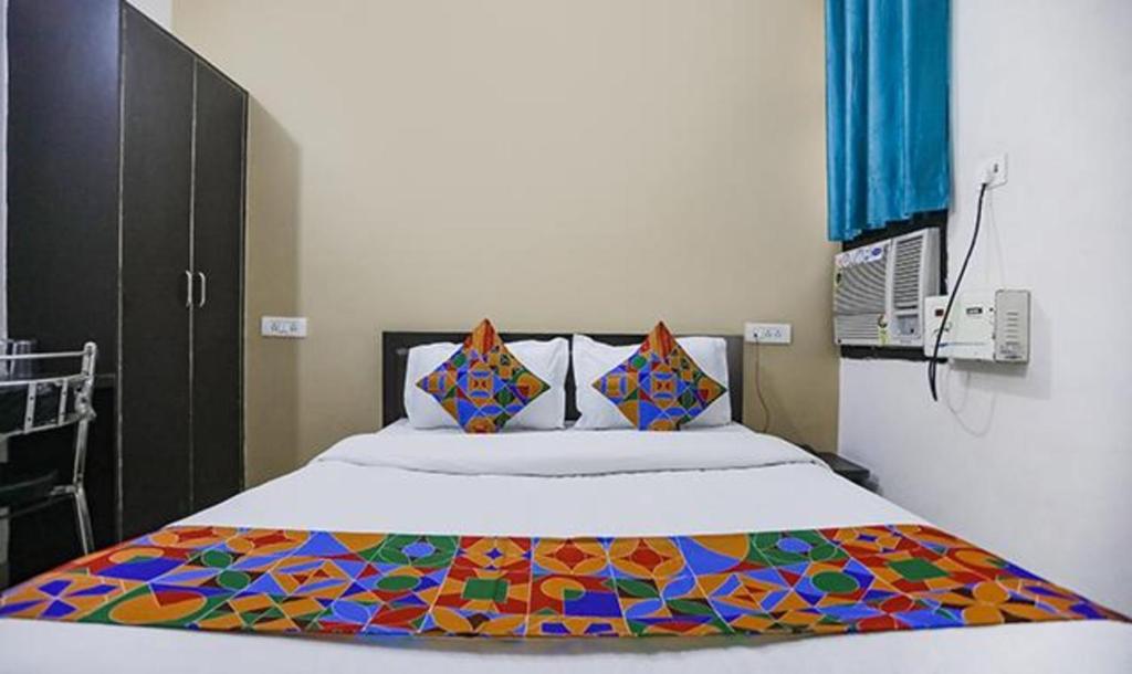 FabHotel Lily Grand photo 1