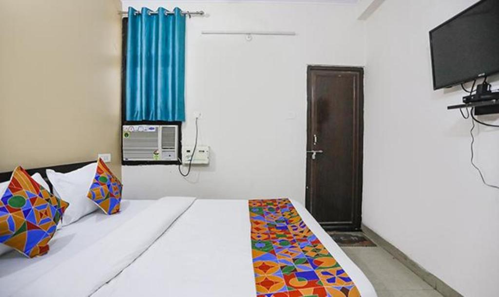 FabHotel Lily Grand photo 3