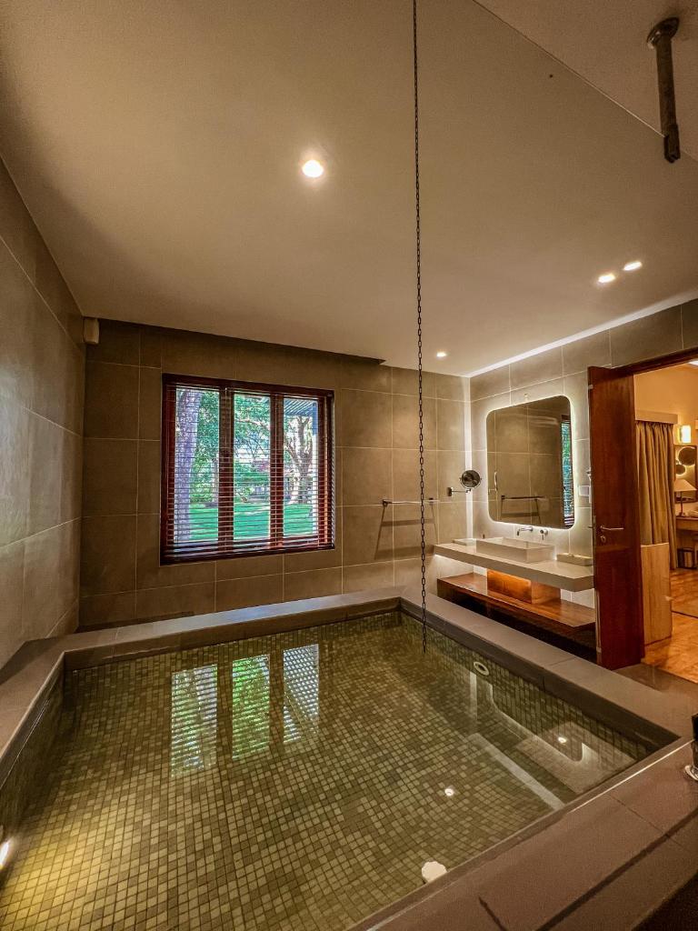 Hotel Sigiriya photo 1