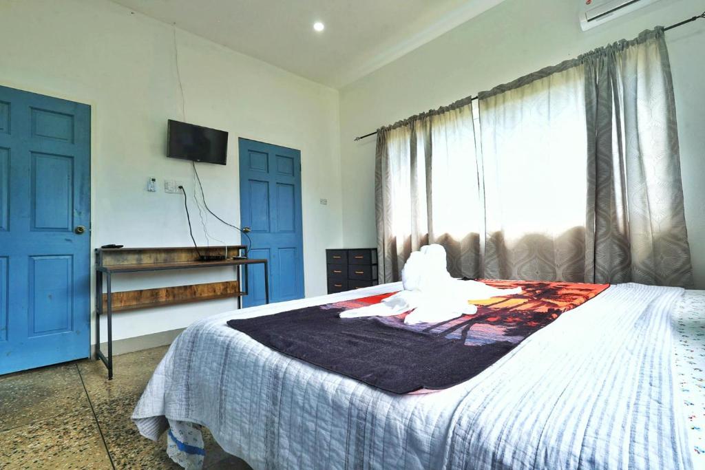 Inviting 3-Bed Apt in Whim Estate- nearScarborough photo 3