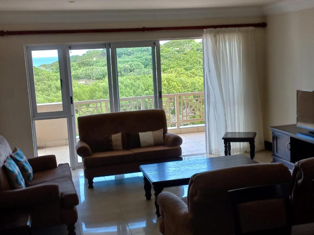 Milkwood Beachfront Accommodation, J'Bay photo 2