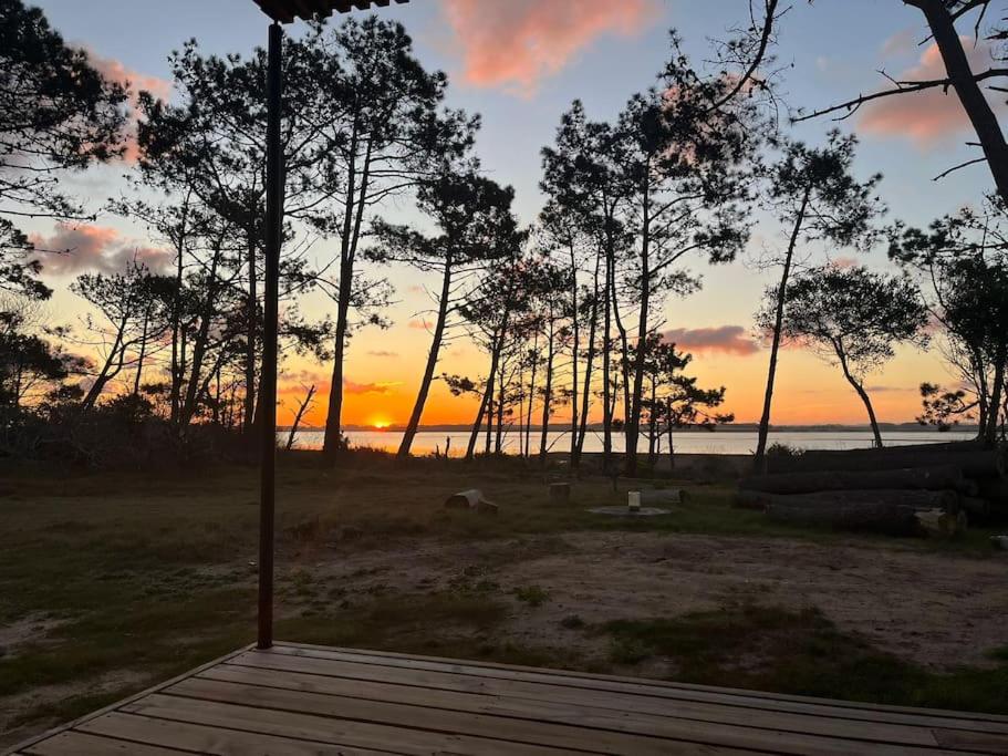 Amazing lake house on the beach. photo 1