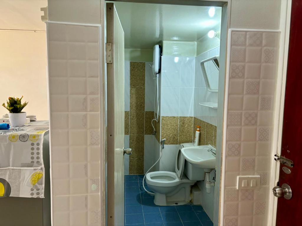 Room For rent poppular condo T8 Fl 6 photo 2
