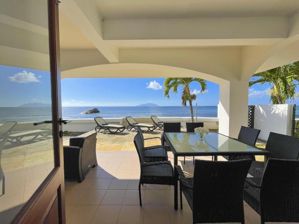 Beach View Villa - Beauvallon villas photo 2