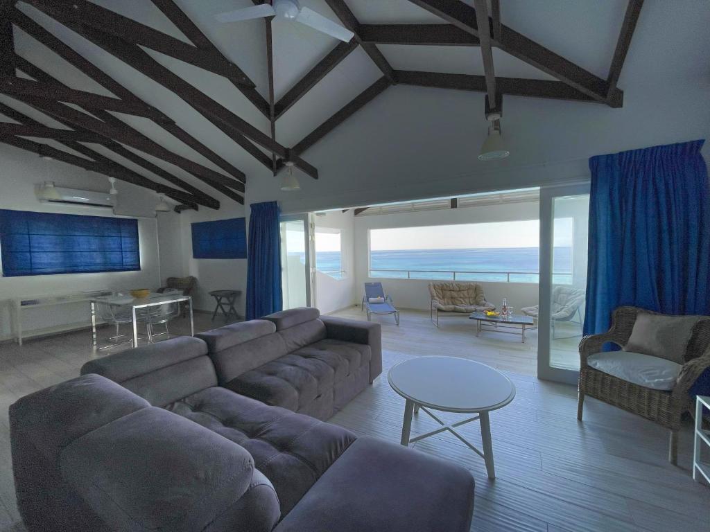 VallonEnd Beachfront villa with excellent view photo 4