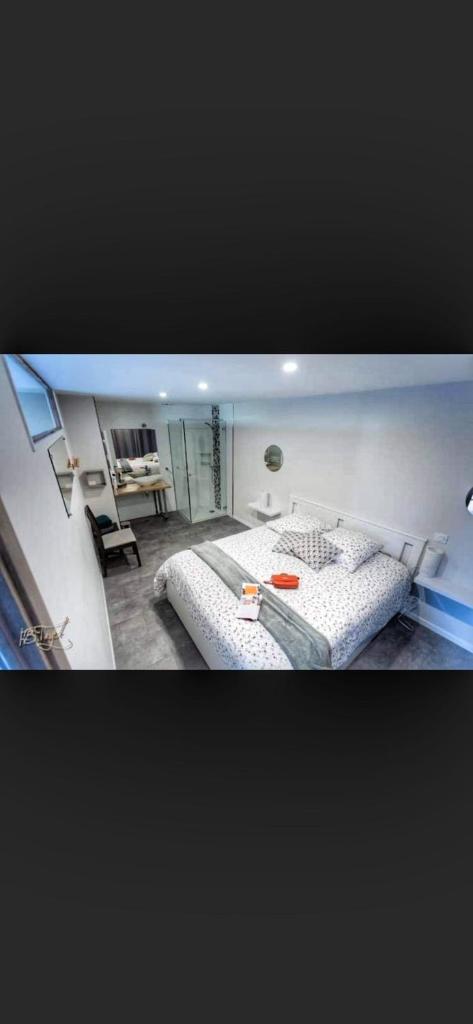 Hotel la piscine photo 1