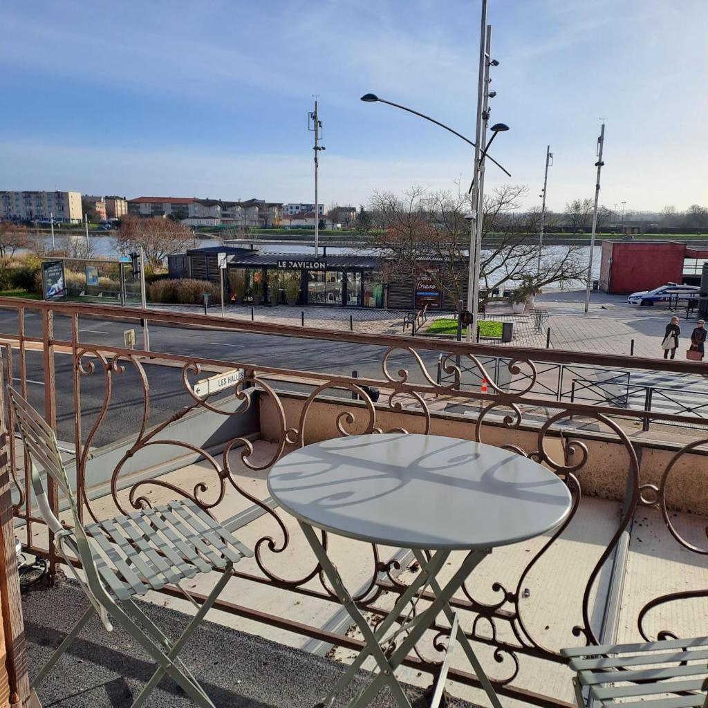 Charming appartement with a view of the Saone photo 3