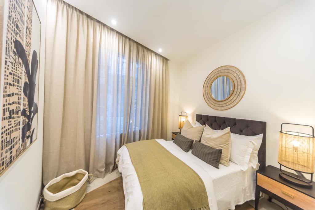 CASONA 6 LUNAS, Marbella old town apartment, Private parking - Tap to explore photos