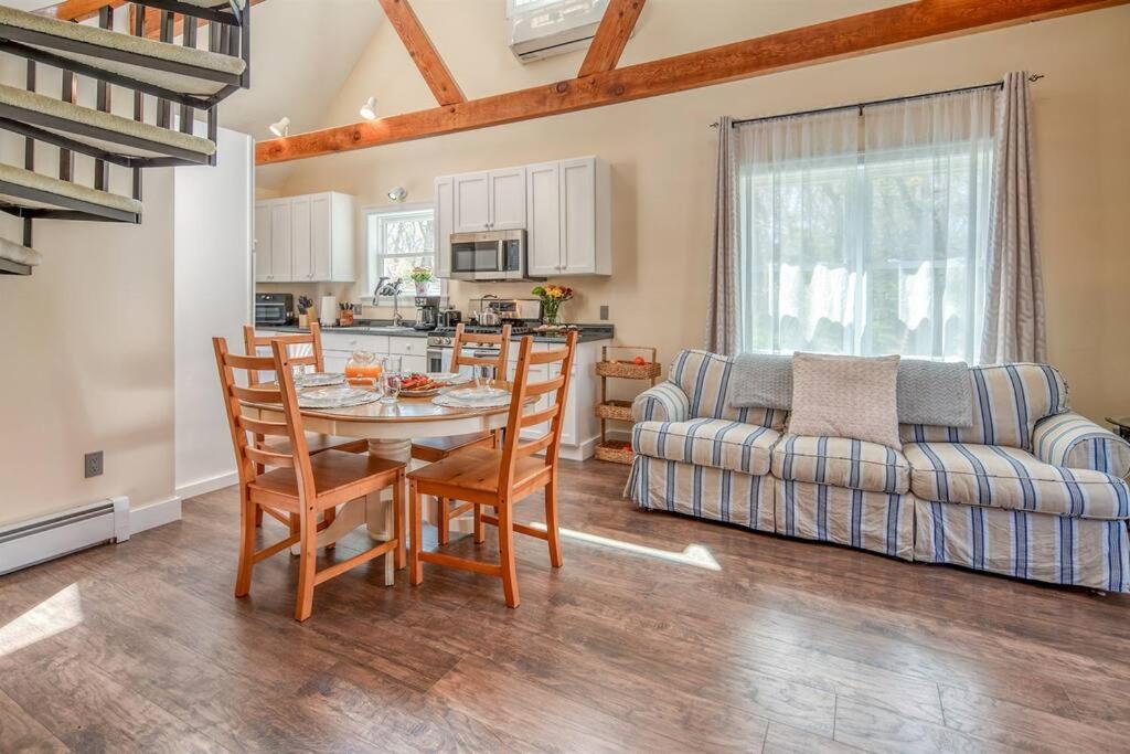 Sea Glenn Flowers Private home new to market photo 3
