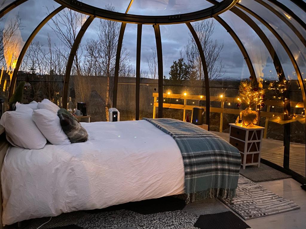 Cottage with Glass Bubble and Hot tub photo 4