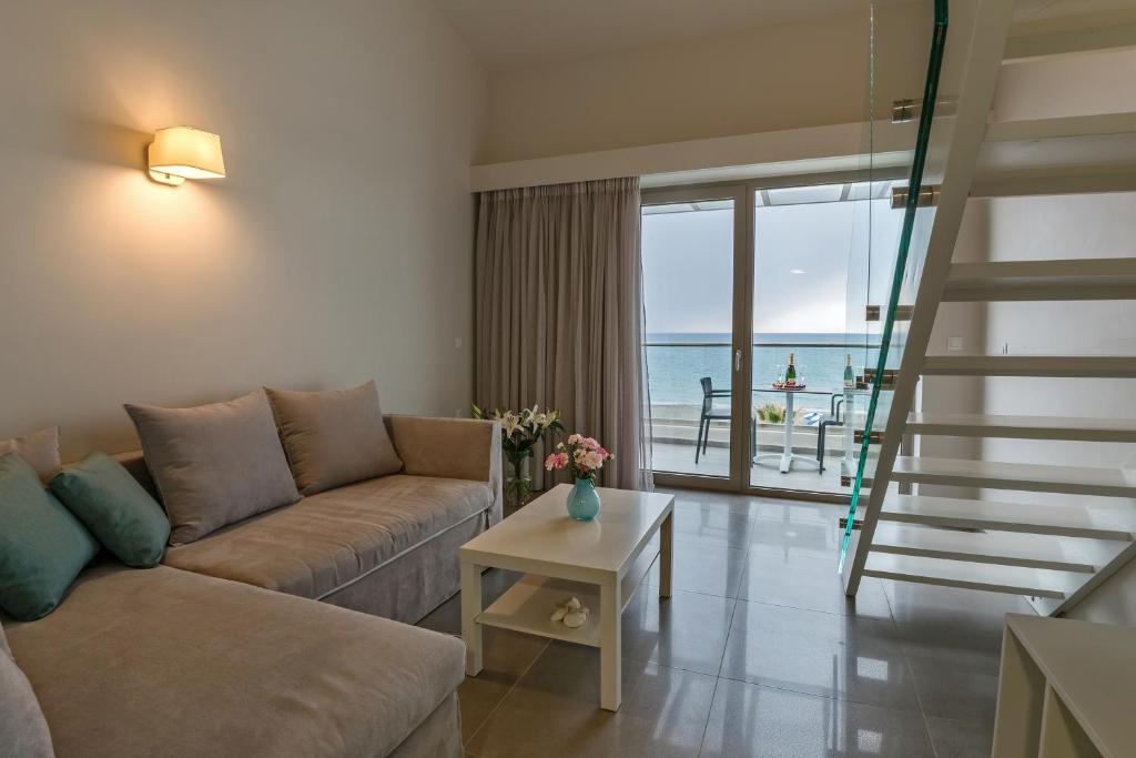 Апартаменты (Мезонет), Iperion Beach Hotel