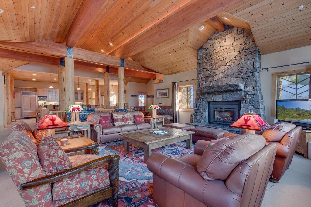 Sundance Lodge -Mountain Home w Views of Palisades - Ski Shuttle, Pets okay! photo 1