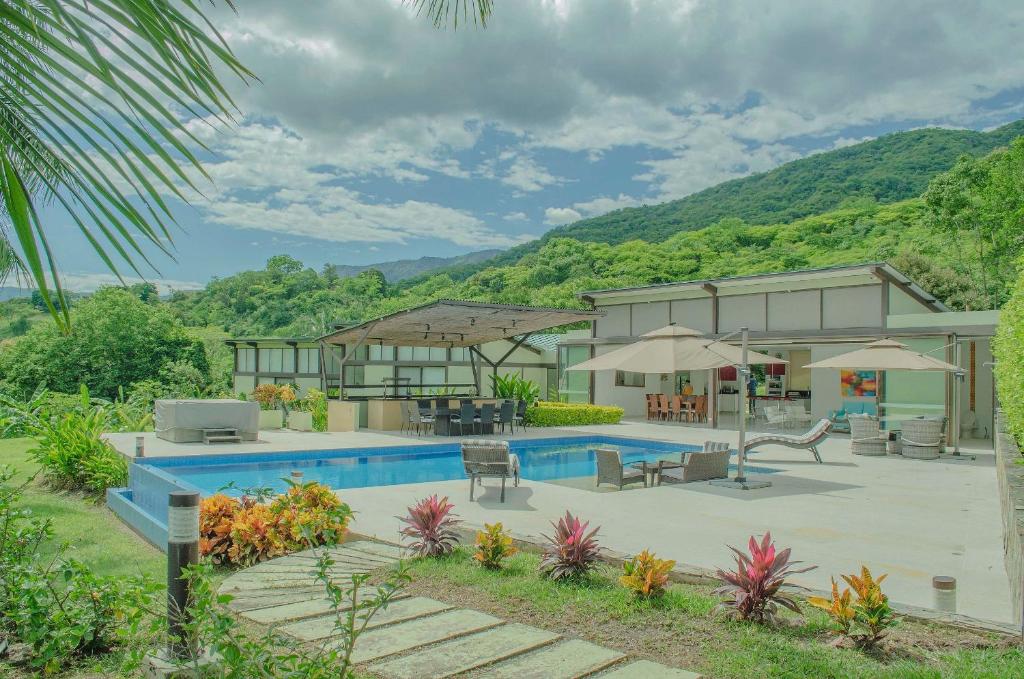 Luxury house in Anapoima
