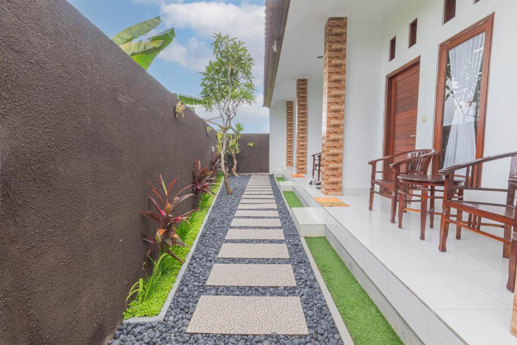 Sekar Bali Homestay - Tap to explore photos
