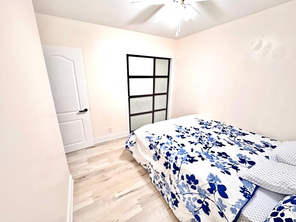 Bedroom 1 with free Parking, free wi-fi and shared washroom (Room 1) photo 3