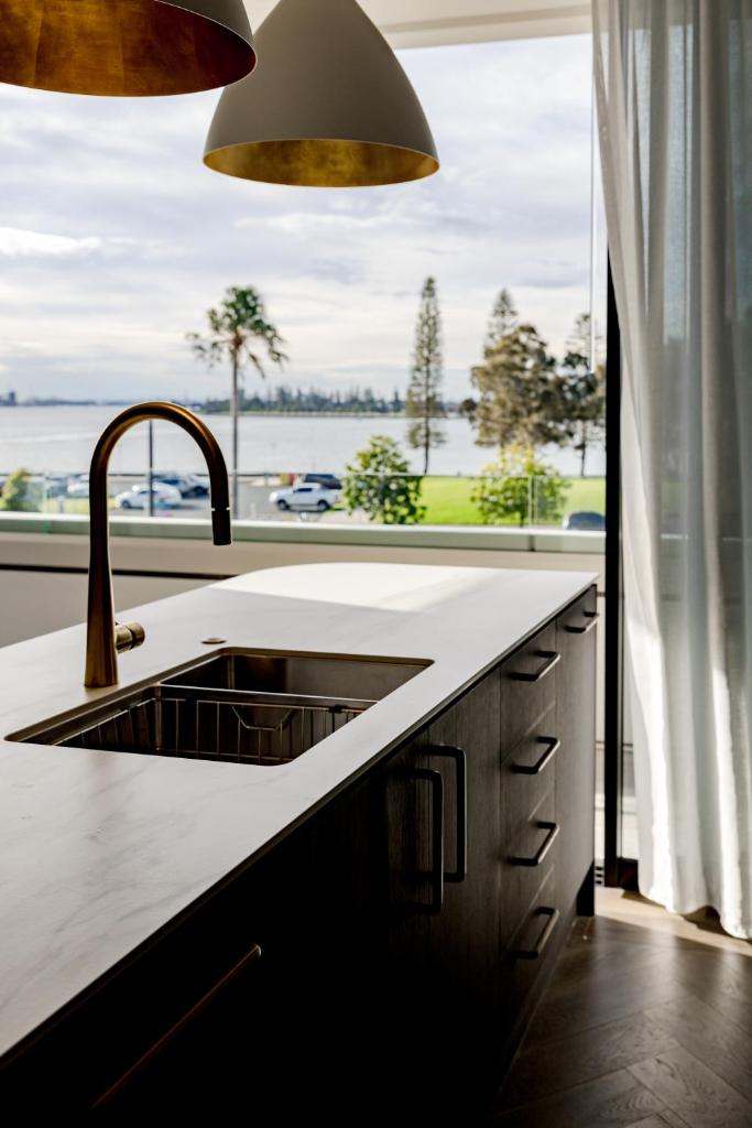 Balmoral on Scott - Harbour Front Perfection photo 3
