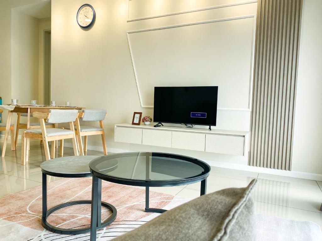 Friends and Families 3 Bedrooms at IOI Resort City photo 1