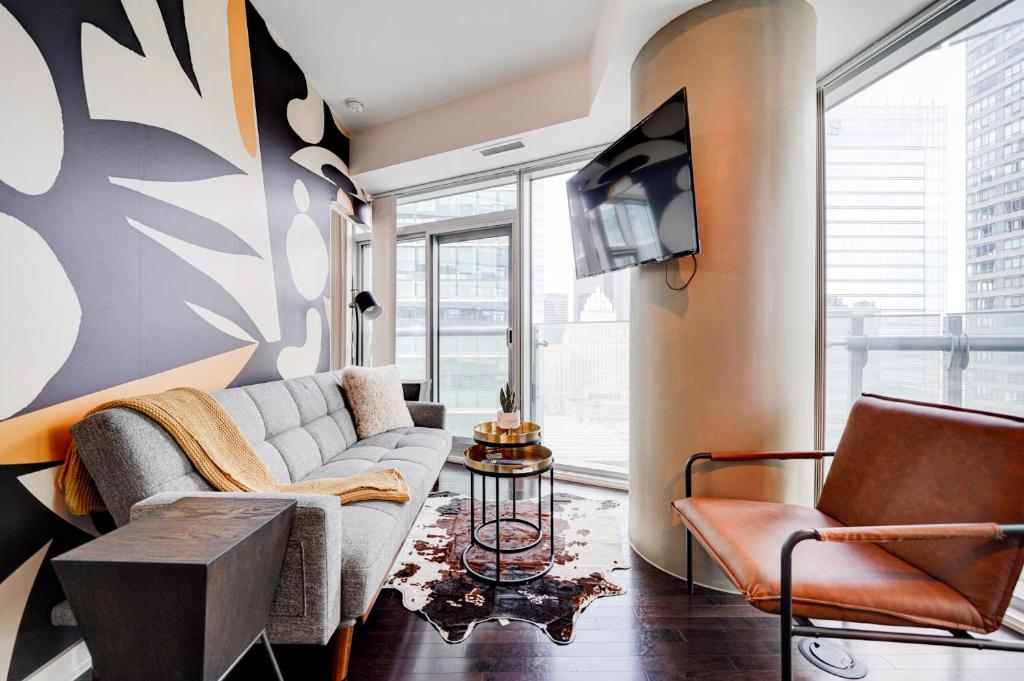 Downtown Toronto APT photo 1