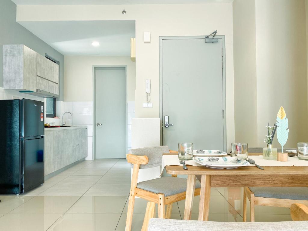 Friends and Families 3 Bedrooms at IOI Resort City photo 4