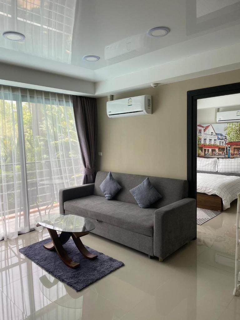 Modern MBC condo near the beach photo 1